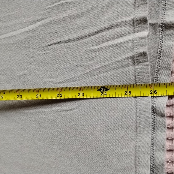 Guess Men's Tan Short Sleeve Tee - Picture 14 of 15